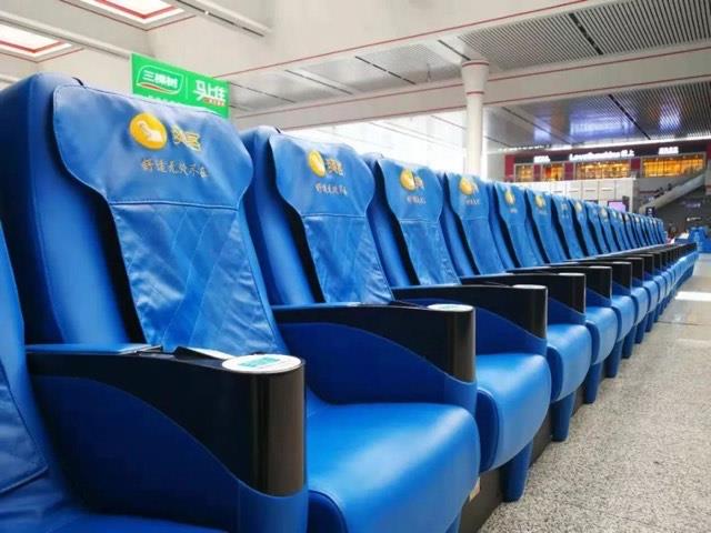 生活高铁站近9成是按摩椅?工作人员回应 1