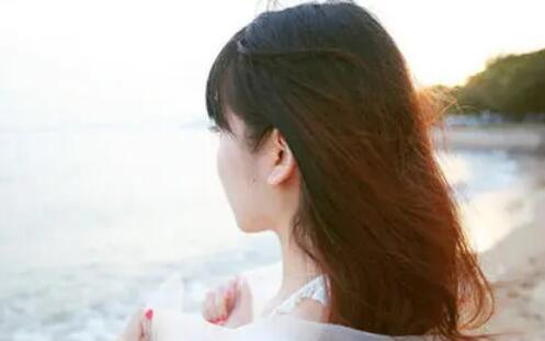 女人沉默是在生你的气