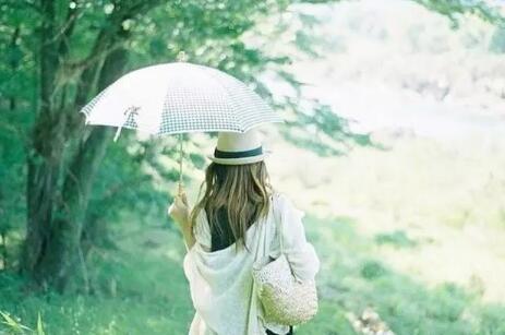 女人沉默是对你死心了