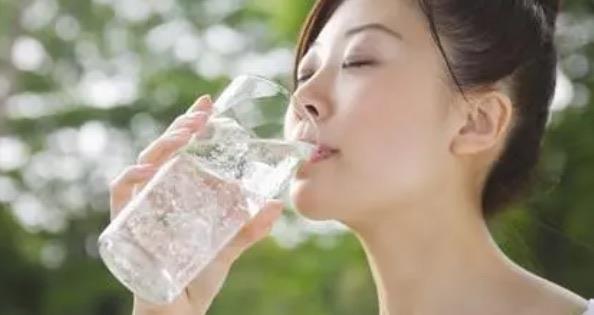 生活风热感冒吃什么药效果好（风寒和风热感冒区别和症状）  3