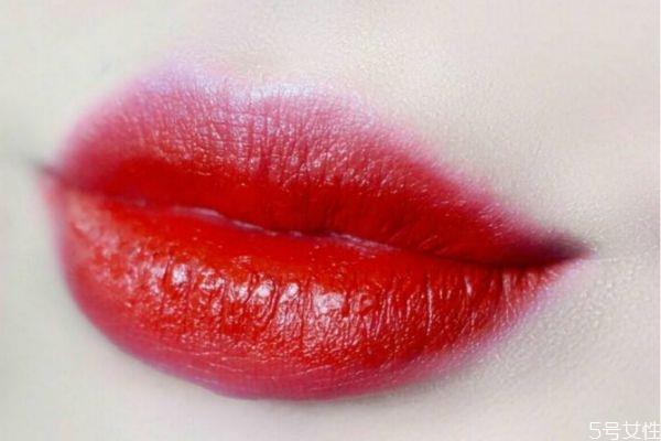 唇纹深适合哑光口红吗 唇纹深适合什么样的口红 唇纹深适合哑光口红吗 唇纹深适合什么样的口红