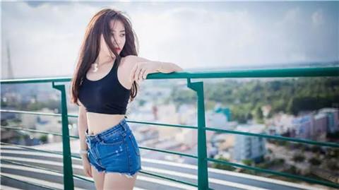 女生说你太客气了是什么意思？该怎么办