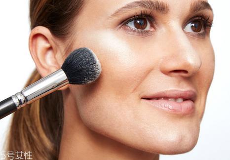 高光用在化妆的哪一步 不会化妆的妹子新手教程分享