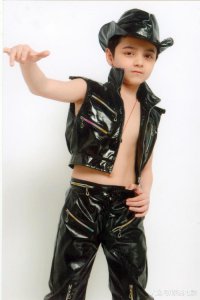 ​童星阿尔法“秃然长大”引热议, 回应求生发方法, 网友暖心安慰