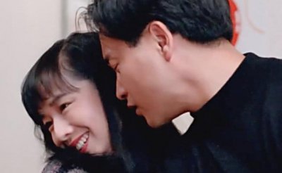 ​她是张国荣最爱的女人，17岁出道，花甲之年依旧风韵犹存！