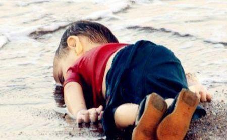 叙利亚黑市：女人成抢手货仅68元，被卖女人却很高兴！