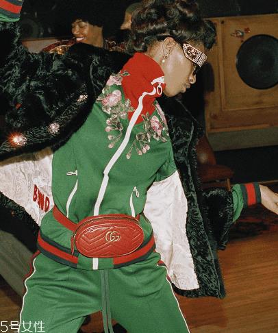 蹦迪包是什么意思 让你放飞自我