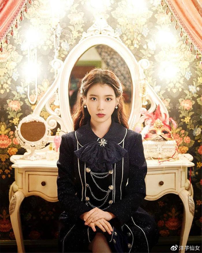 IU德鲁纳酒店发型盘点，韩妞都指定软萌胎毛浏海＋高冷微波卷