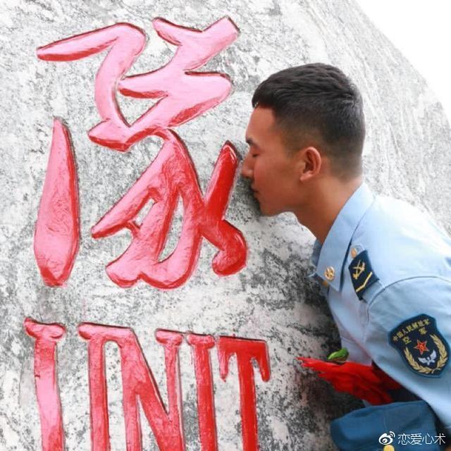 王威开微博，杨幂王威互关，为何进圈都挺杨幂？