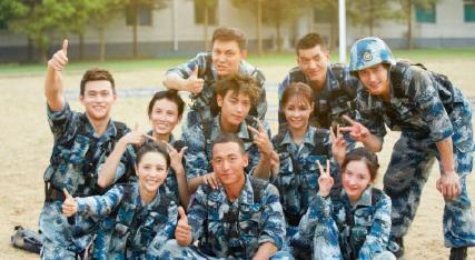 王威开微博，杨幂王威互关，为何进圈都挺杨幂？