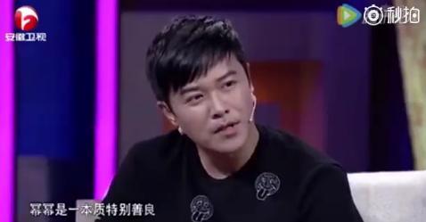 王威开微博，杨幂王威互关，为何进圈都挺杨幂？