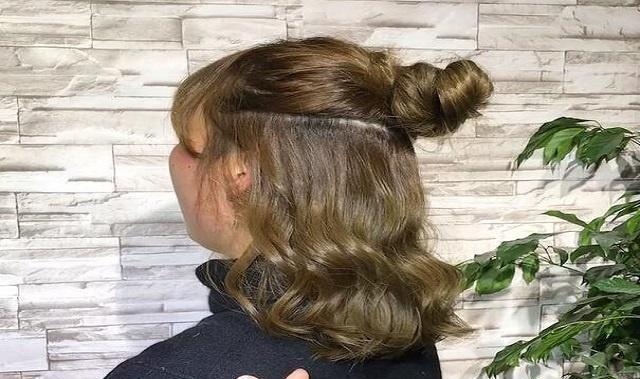 一个20年发型师的忠告：头发齐肩烫后迷人，内扣大气！左右都好看