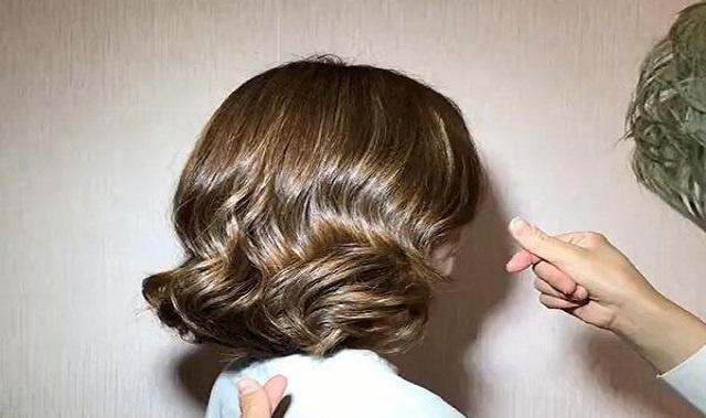 一个20年发型师的忠告：头发齐肩烫后迷人，内扣大气！左右都好看