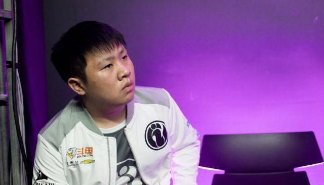 小龙堡在LDL被IG乐言完爆，为何认为他能拯救RNG？原因太真实！