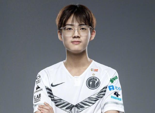 小龙堡在LDL被IG乐言完爆，为何认为他能拯救RNG？原因太真实！