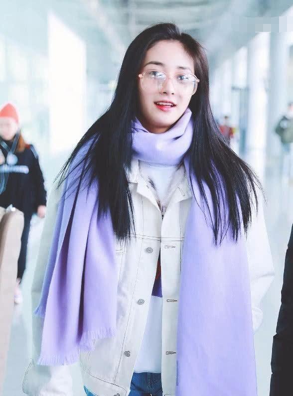 周洁琼怎么回事？剪了刘海完全换了一个人，这发型杀伤力太大