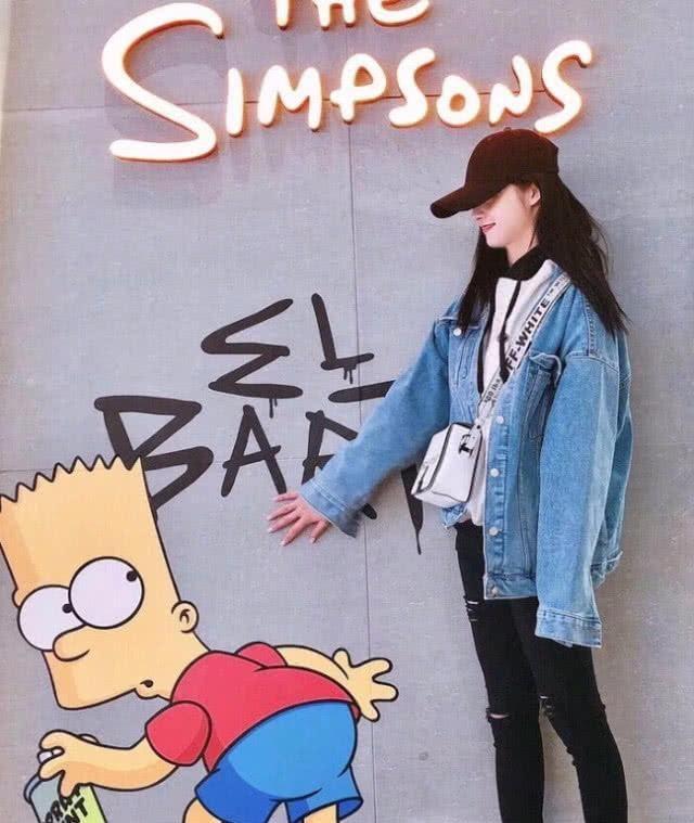 周洁琼怎么回事？剪了刘海完全换了一个人，这发型杀伤力太大