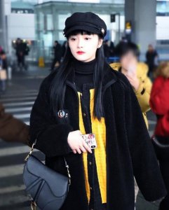 ​周洁琼怎么回事？剪了刘海完全换了一个人，这发型杀伤力太大