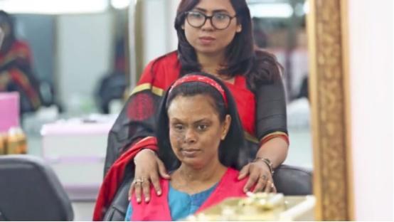 神奇的化妆术：超级丑女变“女神”，堪比整容啊