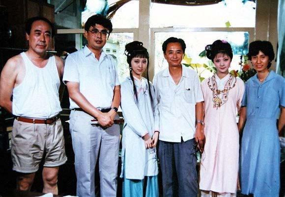 87版《红楼梦》珍贵剧照，邓婕太时尚，林妹妹忧郁可爱