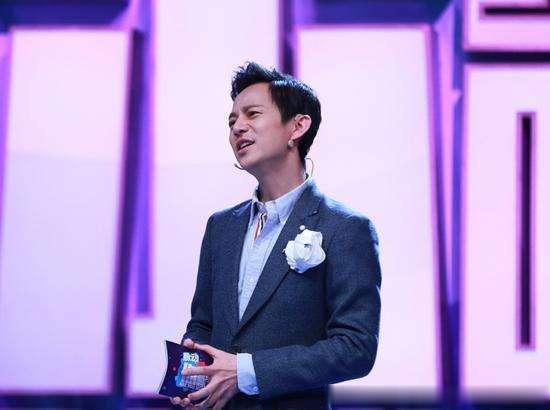 他被诊断是智障儿童，测试现场惊呆众人，何炅称：我带你回家吧！