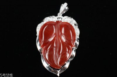 ​红玛瑙与红翡翠的区别 颜色质地都不同