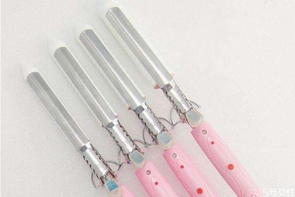 湿发能用陶瓷卷发棒吗 烫卷棒能不能烫湿的头发 湿发能用陶瓷卷发棒吗 烫卷棒能不能烫湿的头发