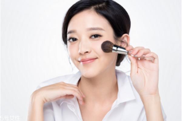 修容棒可以用什么代替 这些都可以替代 修容棒可以用什么代替 这些都可以替代