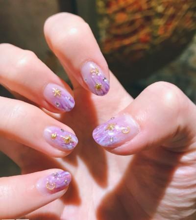 6款本季必收粉紫色美甲，晕染、星月美甲、大理石纹全找齐