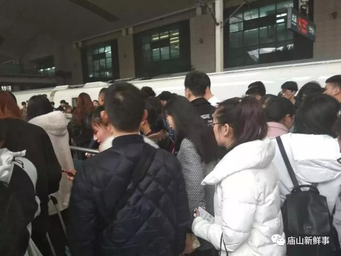 光谷火车站明年春节前竣工！对武咸城铁运营会带来什么影响？