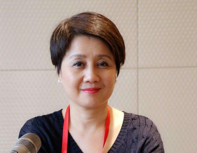 梁安琪背后的大靠山出现，其财富是何超琼的3倍，梁安琪会赢吗