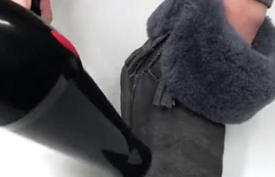 雪地靴脏了难打理？教你3招，不用水除味又去污，靴子像新的一样