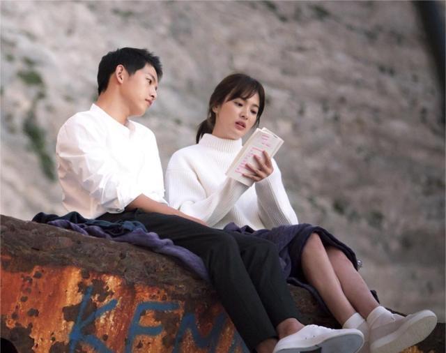 万年女二逆袭之路，因《继承者》出名，出演《太阳的后裔》大火