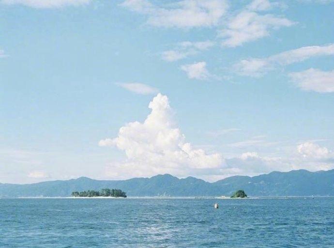 学会控制自己的情绪，谁都不欠你的，不要因为冲动而发脾气，那样会伤害爱你的人。