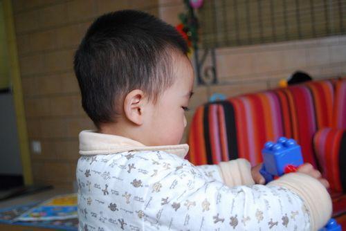 伤害娃视力的不光是手机，这4样东西都是“幕后黑手”！