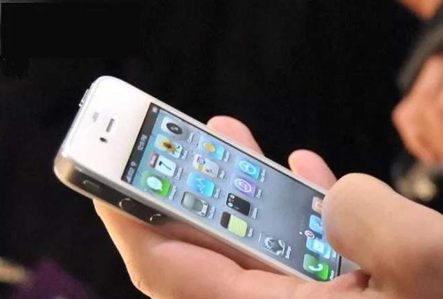 中国这家手机品牌，成立短短两年，6000多家门店就纷纷关门