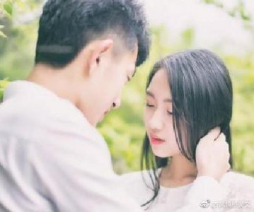 ​我和女友异地恋，无意看了她手机里的照片，不知道今后该何去何从