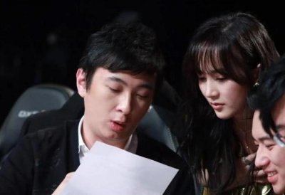 ​都是富二代，王思聪欠巨款，他却身价超百亿，女友甩网红几十条街