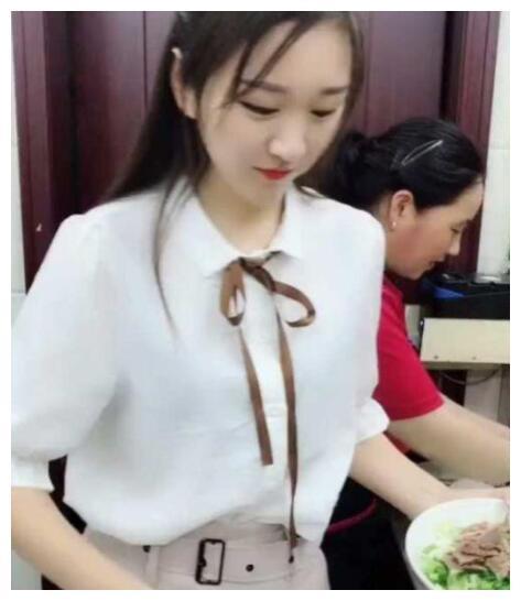 “牛肉面西施”被揭底,露出真容那一刻,网友:再也不敢吃面了!