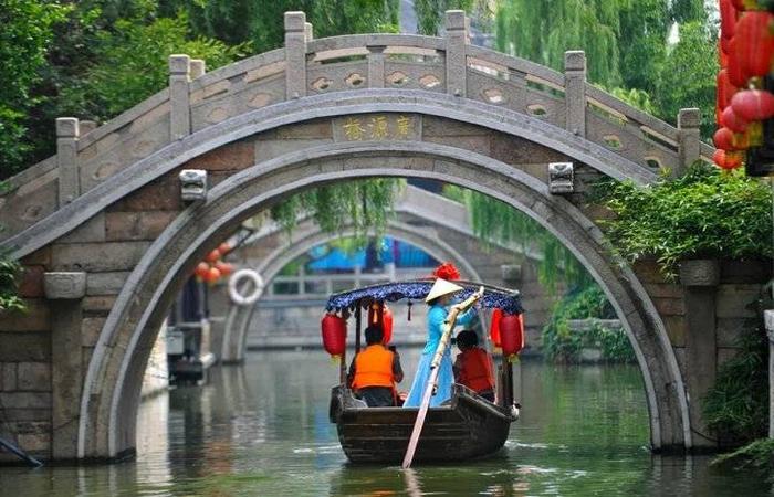 “高铁接站，随心畅玩”毕业旅行，就来台儿庄古城