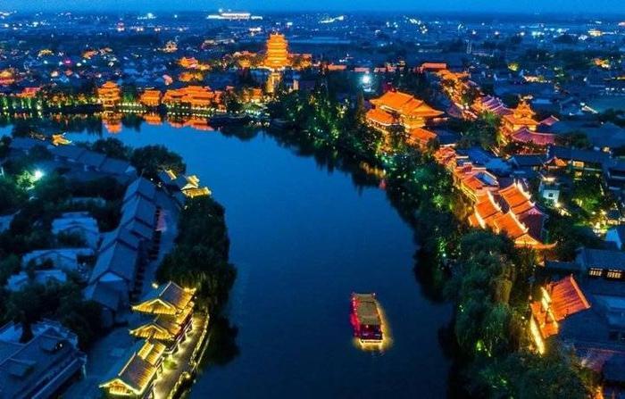 “高铁接站，随心畅玩”毕业旅行，就来台儿庄古城