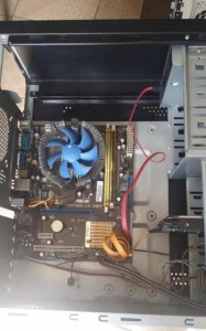 ​电脑主机开不开机怎么办（电脑正常启动但是黑屏不显示桌面)