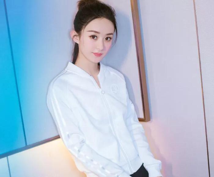 有种“霸气”叫赵丽颖的英文名,看似欧美范十足,读起来却很搞笑