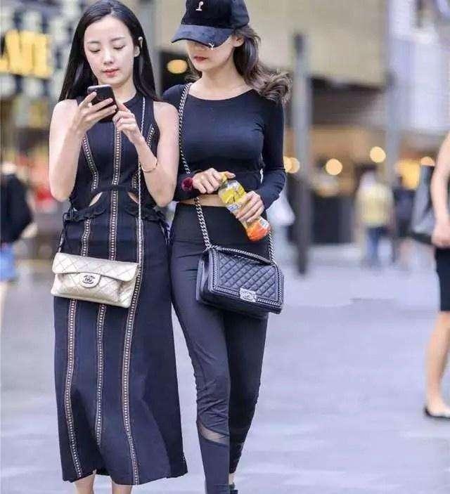 街拍极品姐妹花, 一个就够了, 两个可能吃不消