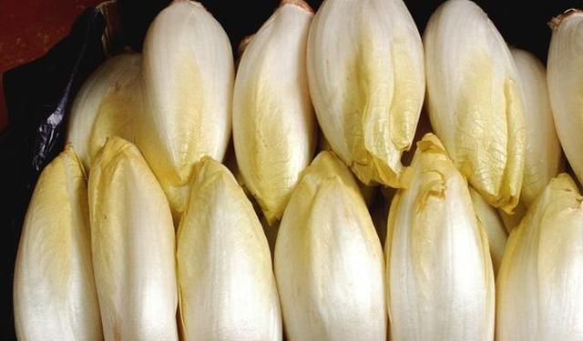 农民种植“见不得光”的蔬菜,远销欧洲,国内吃的人却很少