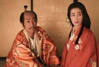 日本士兵因战功娶上级养女