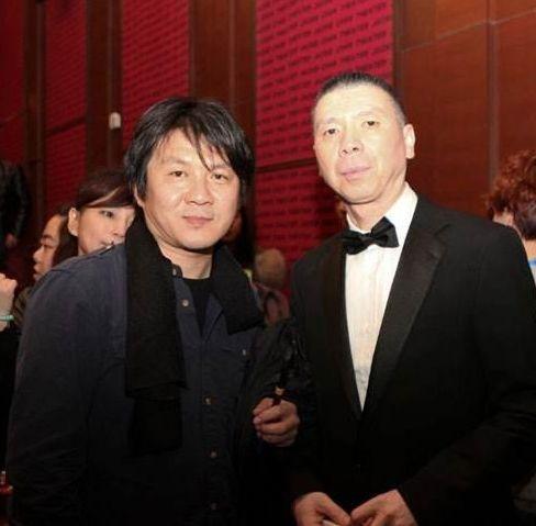 他抛弃王菲转投韩红的怀抱,韩红为了他至今不嫁