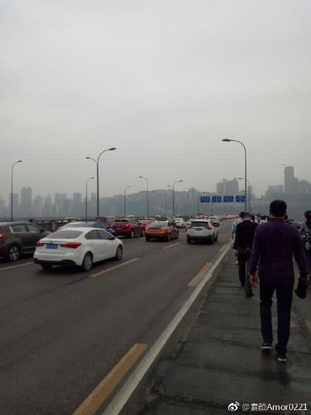 重庆车辆限行第一天首张罚单开出!发生了什么?快来一起看看!