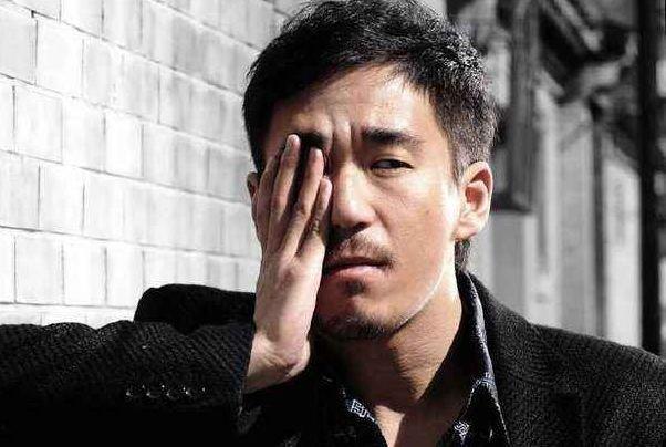 张默出狱1962天之后，张国立和儿子又出事了，夫妻二人再次恳求！