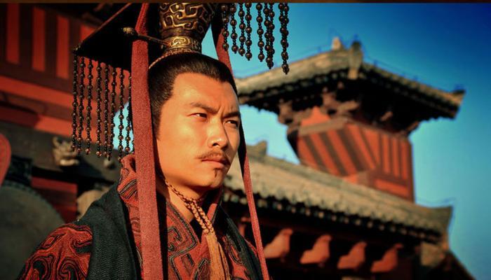 曹丕扣押汉献帝的皇后,皇后宁死不从,曹丕无奈放人